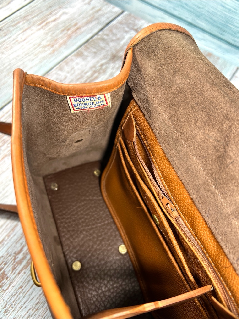 🦆 DOONEY & BOURKE ESSEX AWL PEBBLED BROWN AND BRITISH TAN CROSSBODY VINTAGE - Picture 11 of 16